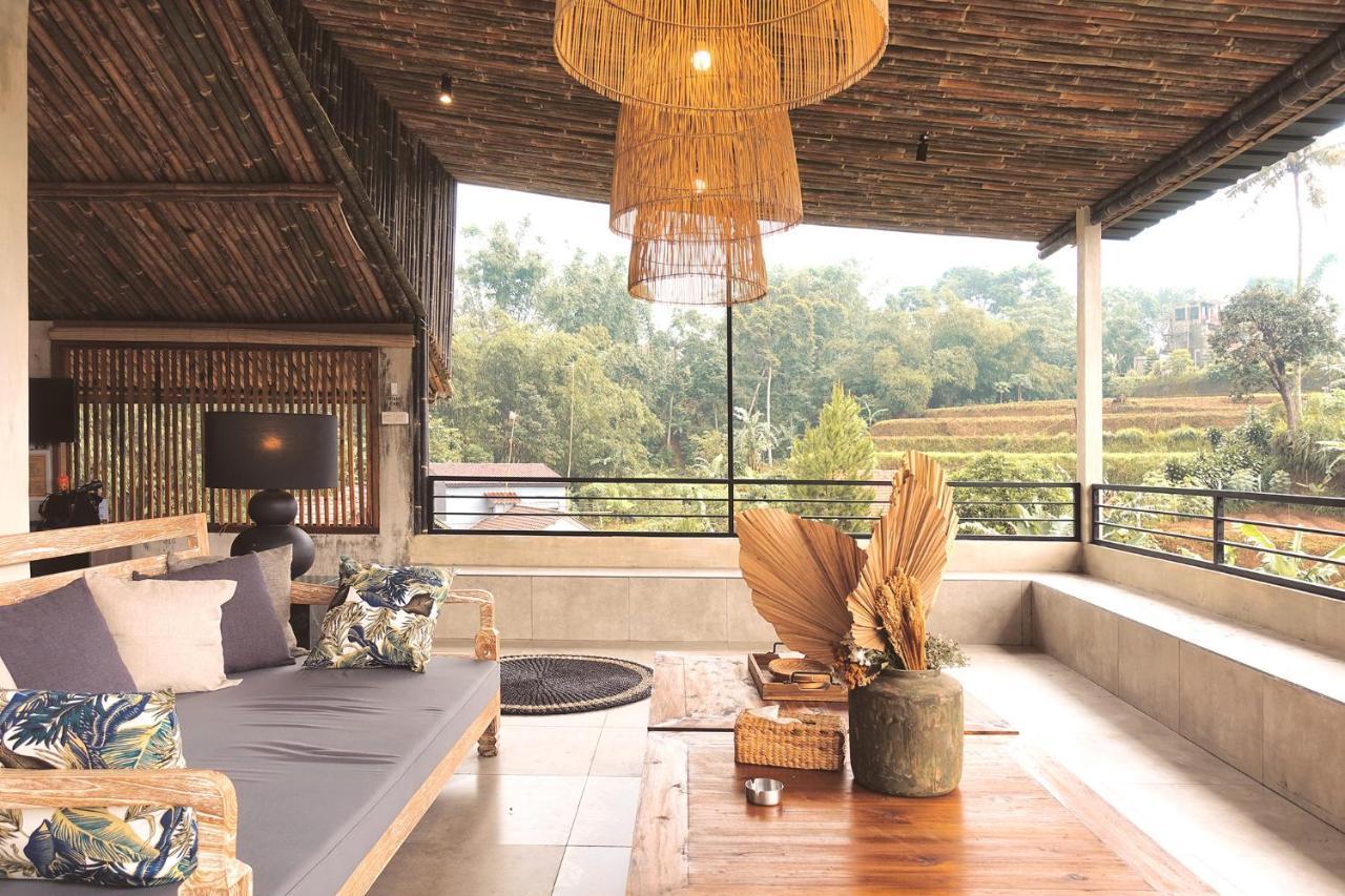 Stella By The 100 Bogor